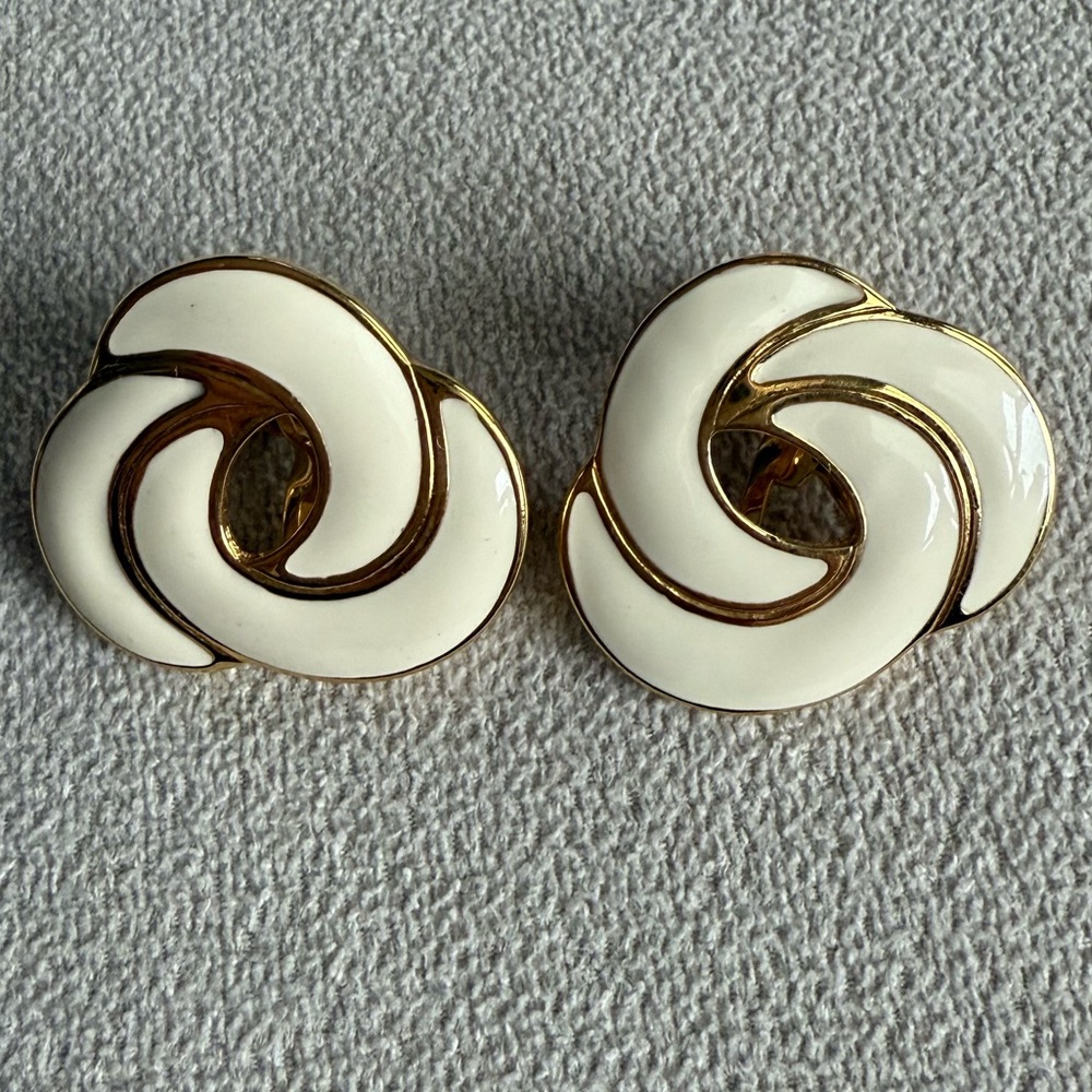 Vintage Monet White Enamel Swirl Clip-On Earrings – Gold Tone